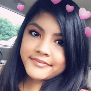 Meet your Posher, Cinthya